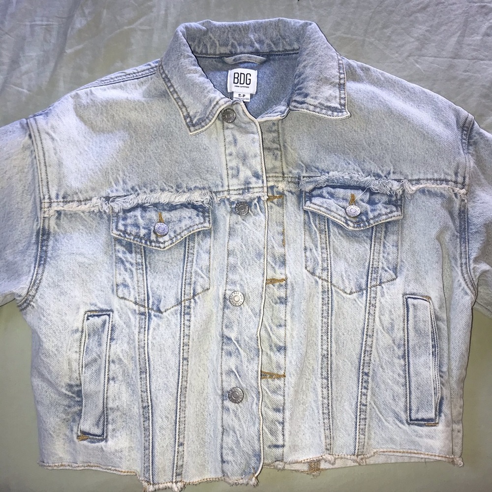 Denim Cropped Trucker Jacket